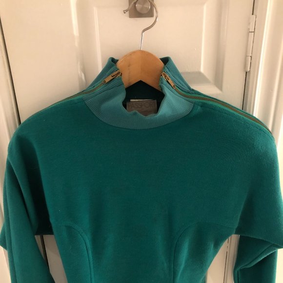 Vintage Green Dress (with shoulder pads) - Picture 4 of 12